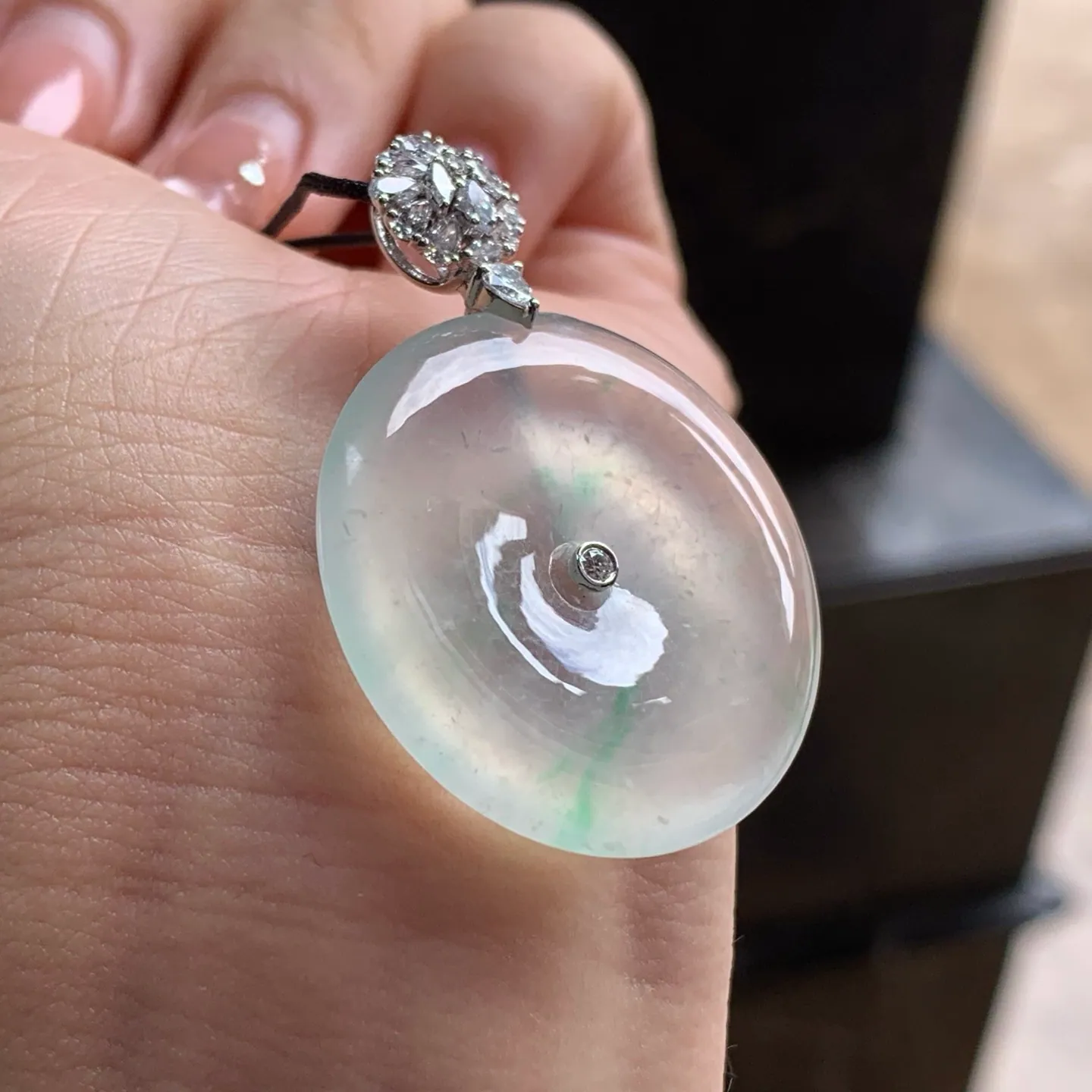 Type A Jadeite Ping An Kou Pendant, Icy, 18K Gold, 30.5mm (5)