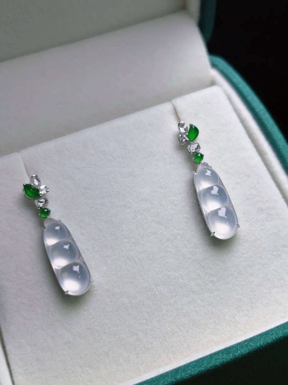 Type A Jadeite Peapod Earrings, High Icy, 18K White Gold (3)