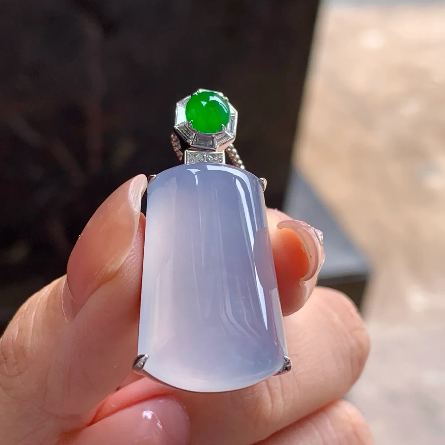 Type A Jadeite Wu Shi Pai Pendant, Pale Lavender, 18K Gold