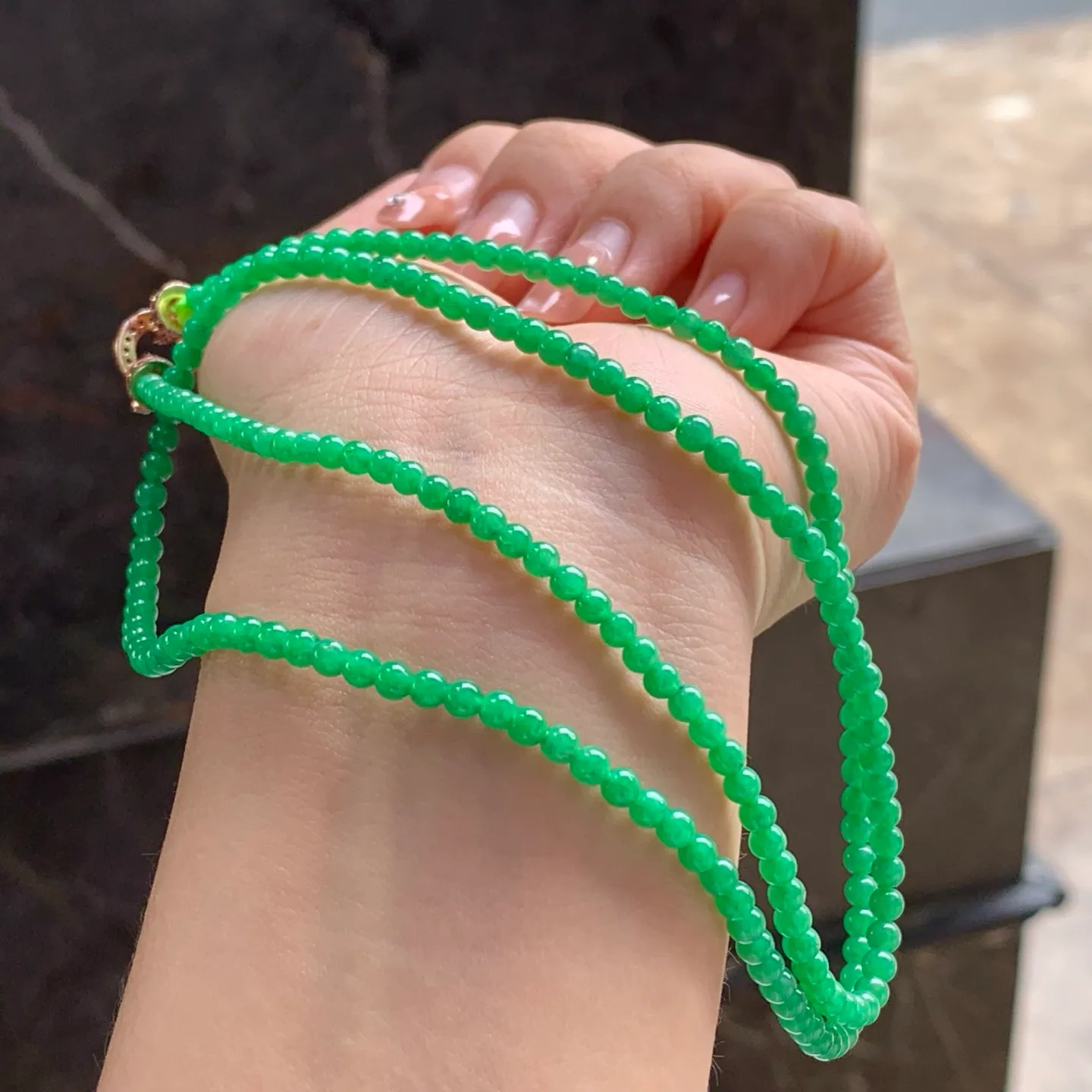 Type A Jadeite Bead Strand, Full Bright Green, 3.1–3.5mm (5)