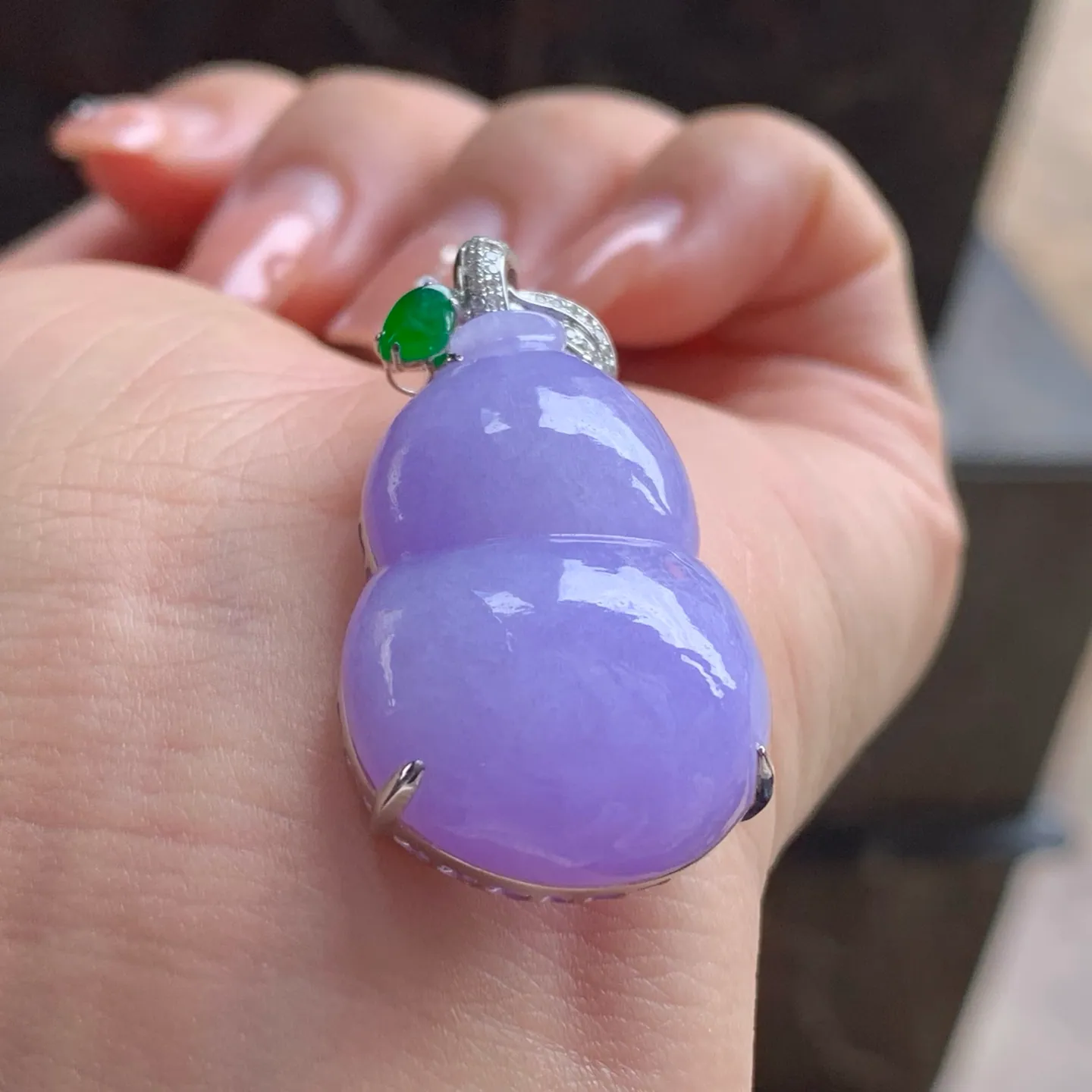 Type A Jadeite Gourd Pendant, Lavender, Gold Set, 30mm