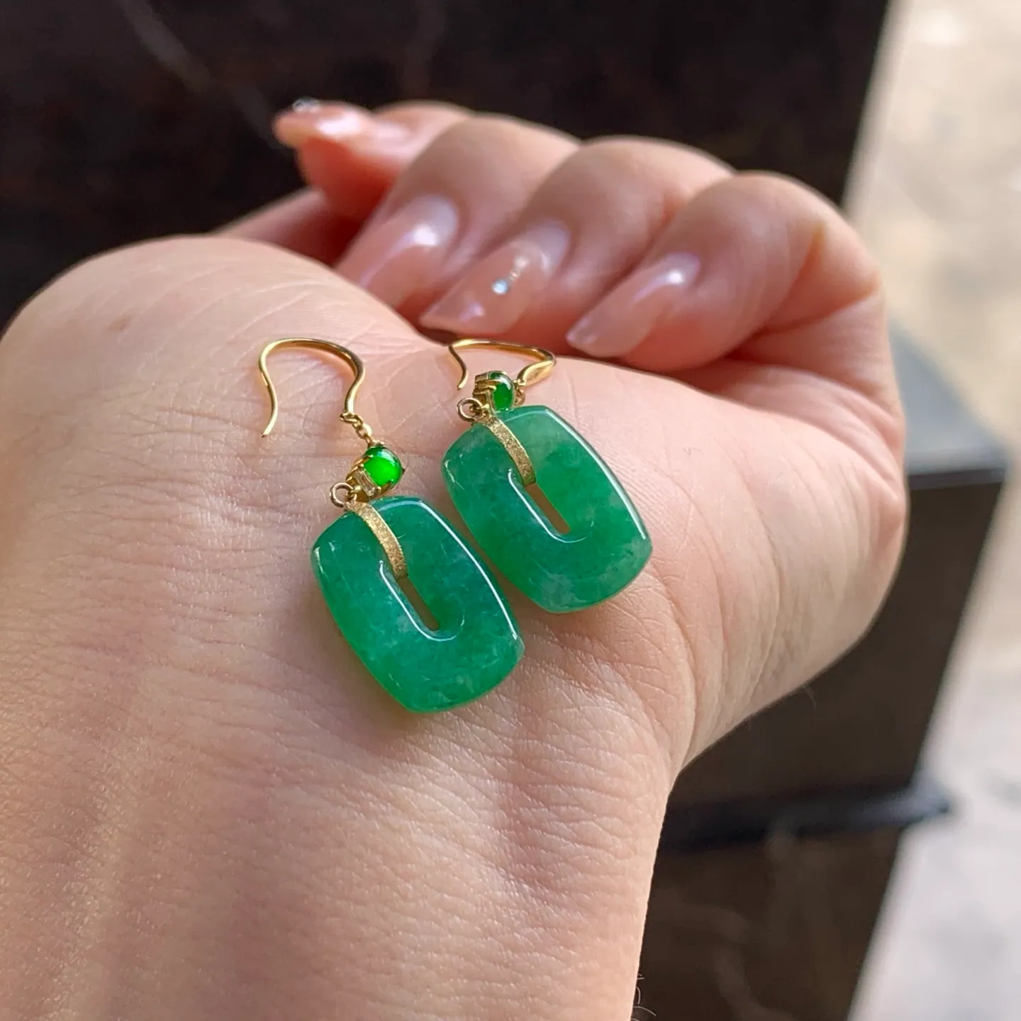 Type A Jadeite Earrings, Full Bright Green, 18K Gold (3)