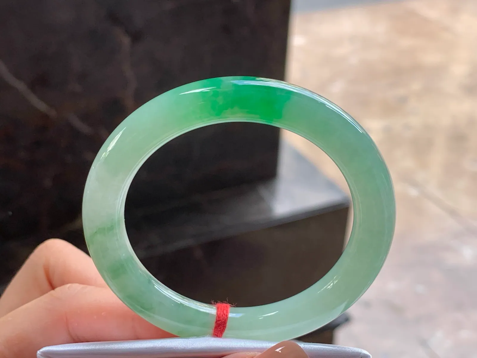 Type A Jadeite Round Bangle, Icy, Bright Green, 51.5mm (4)