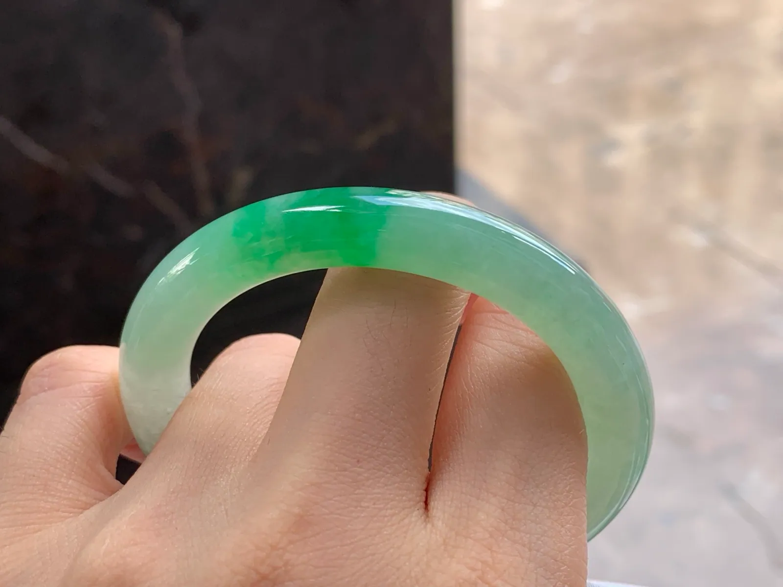 Type A Jadeite Round Bangle, Icy, Bright Green, 51.5mm (8)