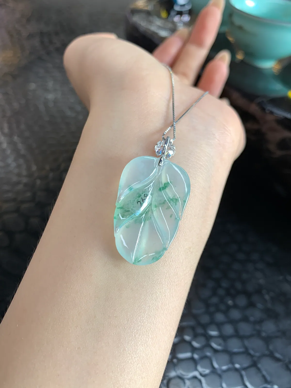Type A Jadeite Leaf Pendant, Icy Floating Green, 18K Gold (3)