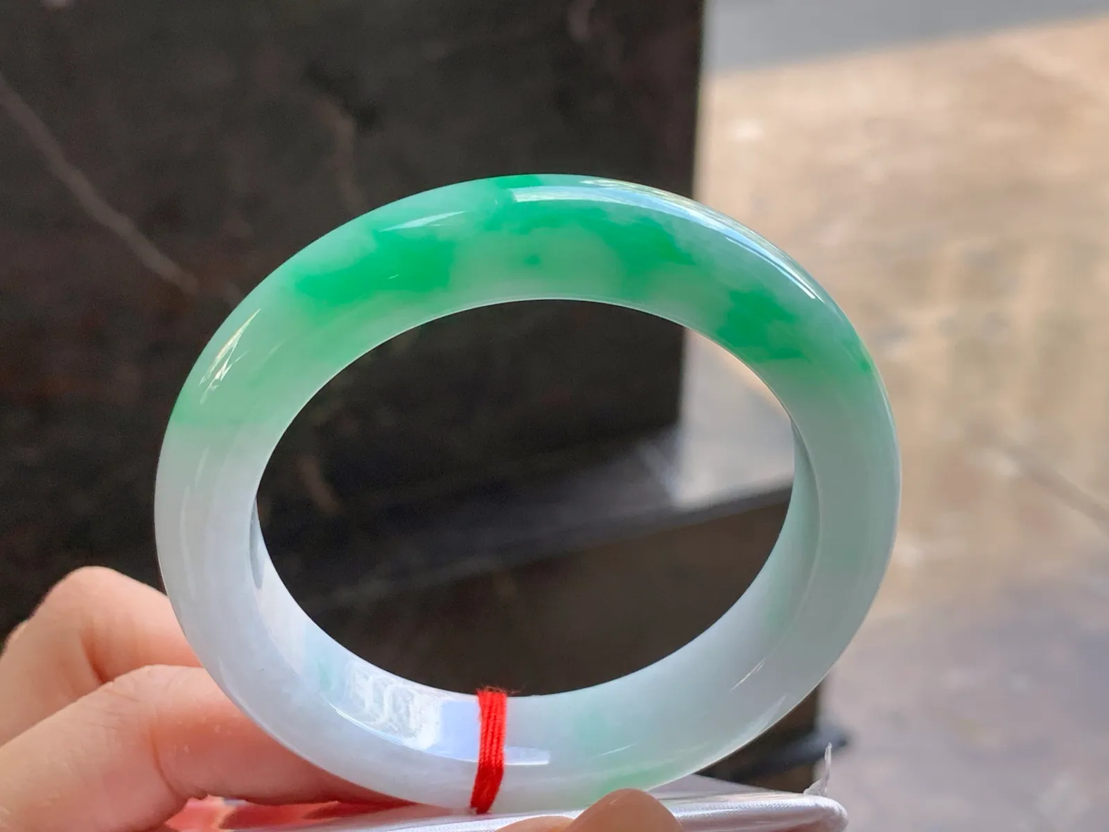 Natural Type A Jadeite Bangle, Bright Green on White, 55.2mm (3)