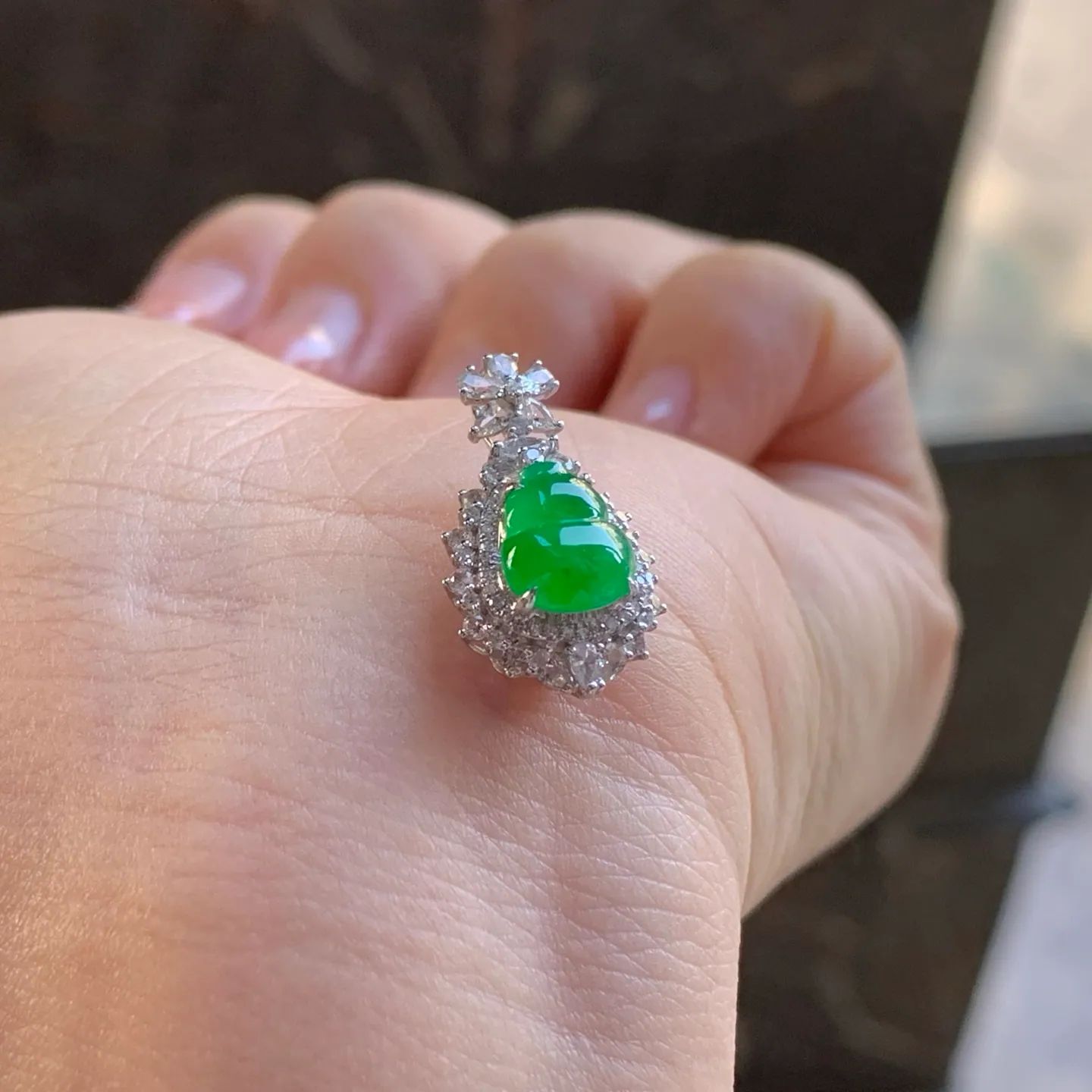 จี้น้ำเต้าหยกพม่า Type A เขียวสด ทอง 18K 8.3มม (7)