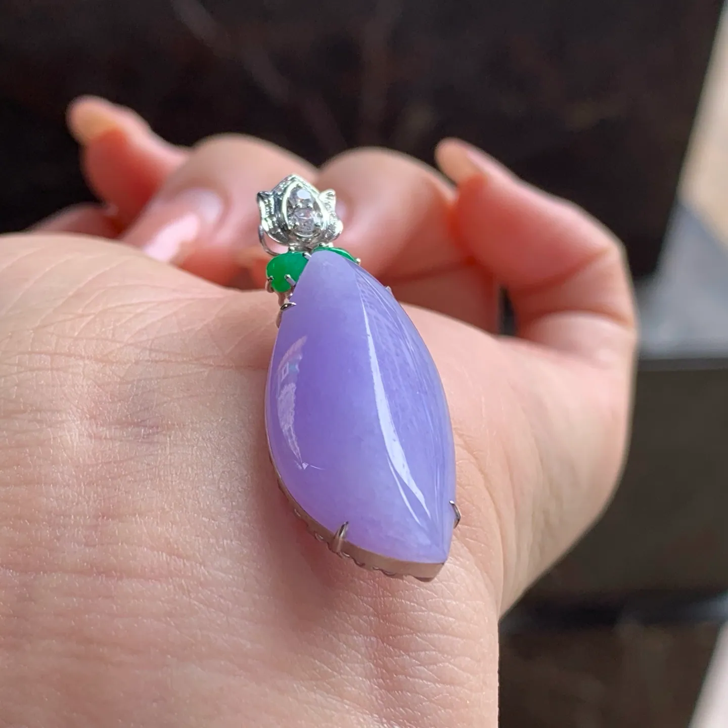 Type A Jadeite Freeform Pendant, Lavender, Gold Set