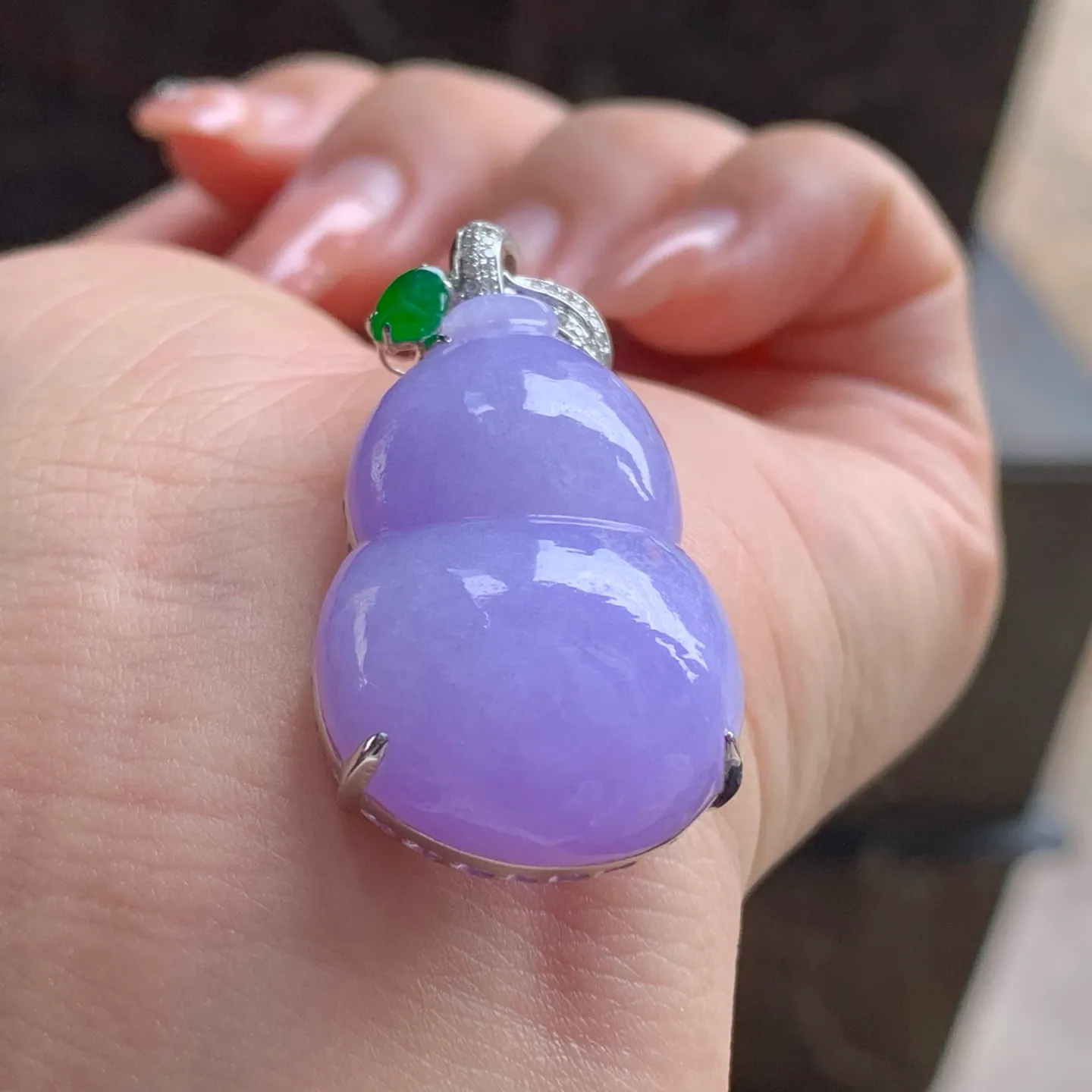 Type A Jadeite Gourd Pendant, Lavender, Gold Set, 30mm (3)