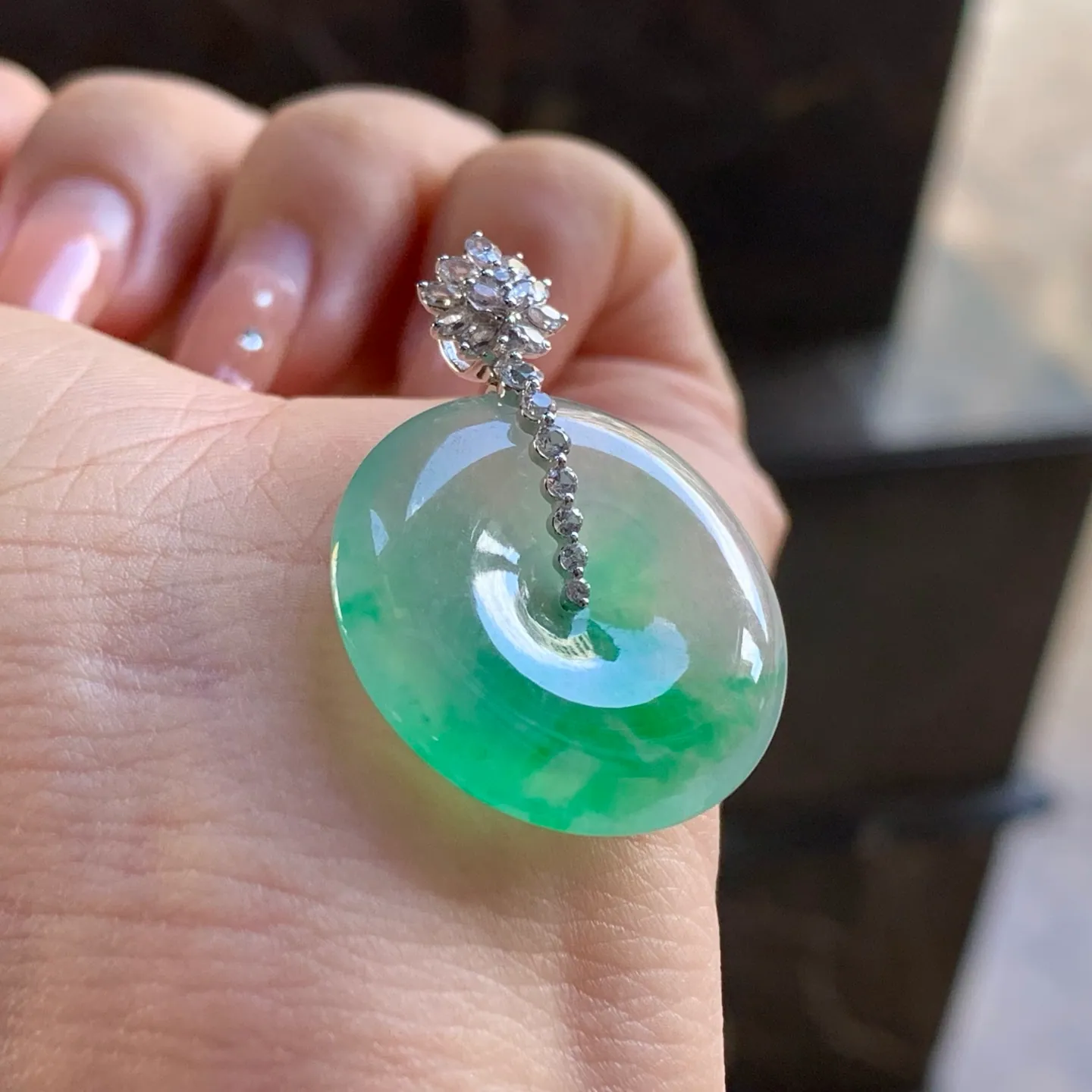 Khấu bình an cẩm thạch type A băng xanh, móc vàng (5)