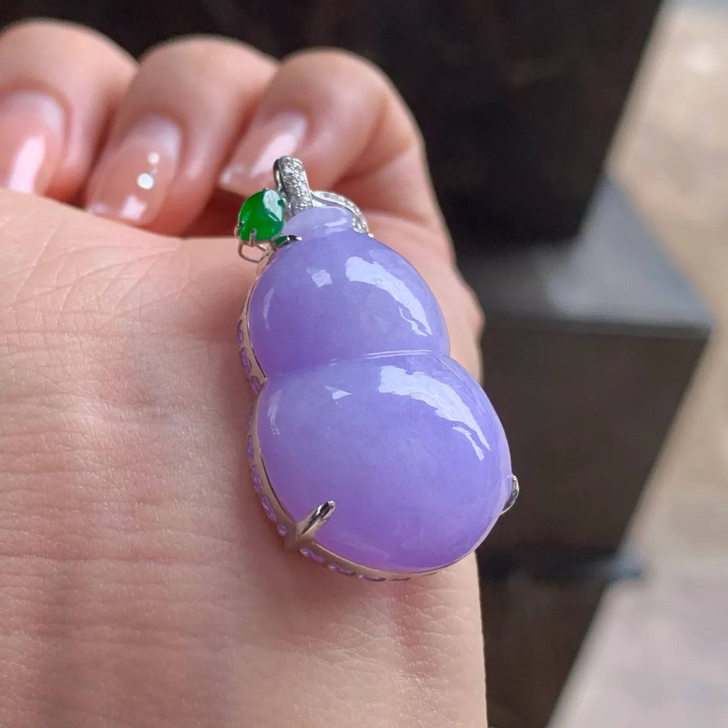 Type A Jadeite Gourd Pendant, Lavender, Gold Set, 30mm (5)