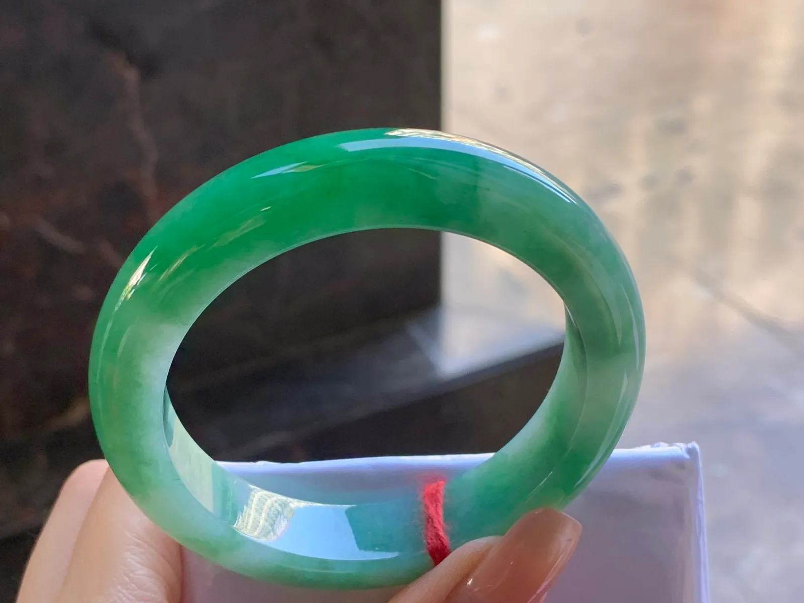 Type A Jadeite Flat Bangle, Glutinous Bright Green, 55mm (6)