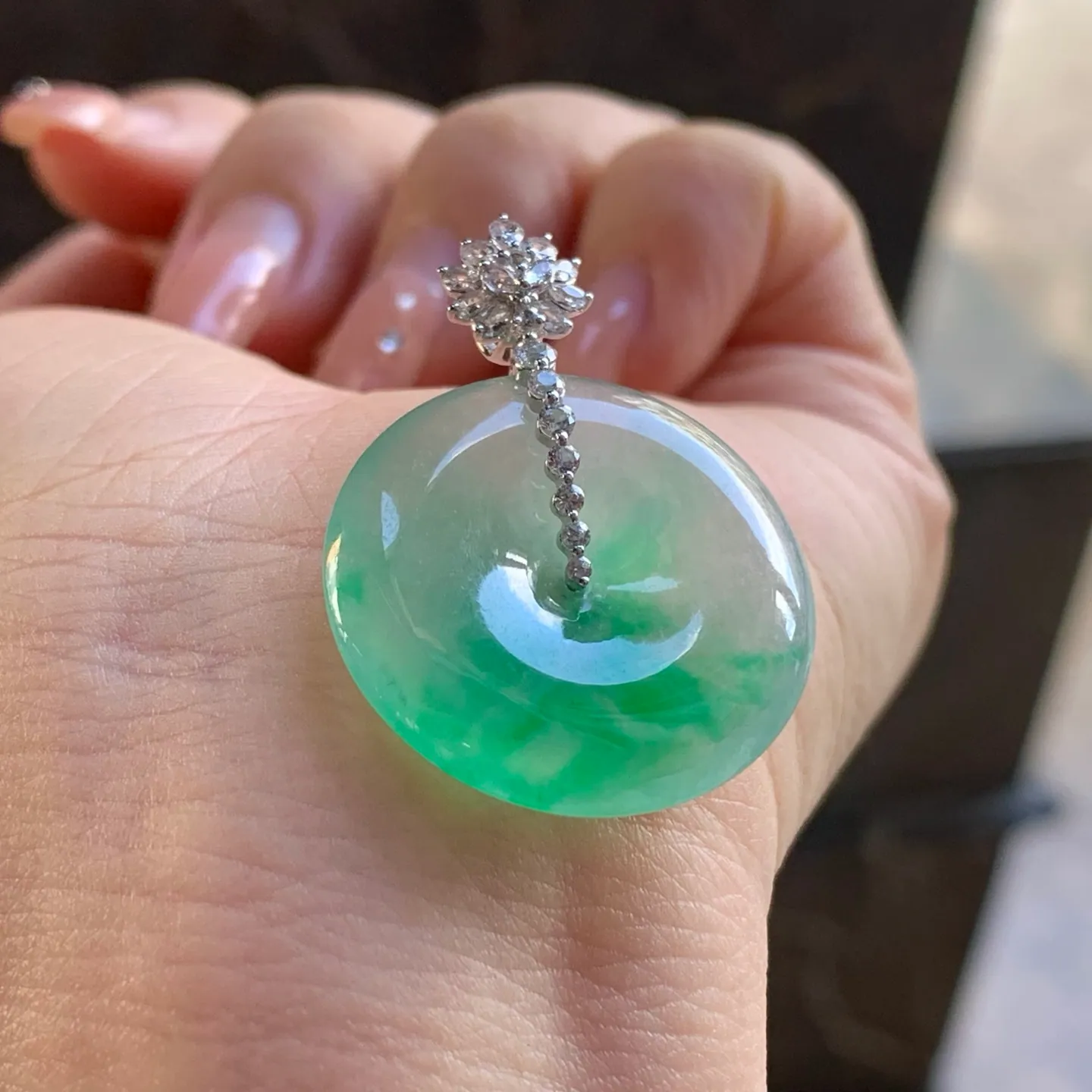 Khấu bình an cẩm thạch type A băng xanh, móc vàng (4)