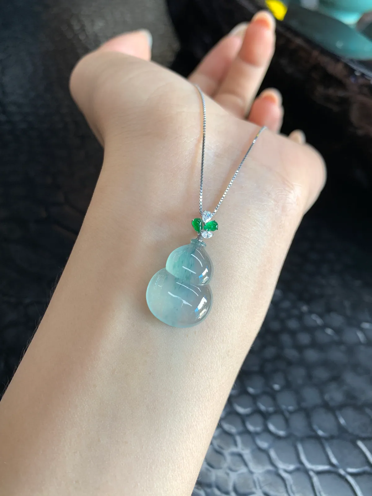 Type A Jadeite Gourd Pendant, Icy Floating Green, 18K Gold (3)