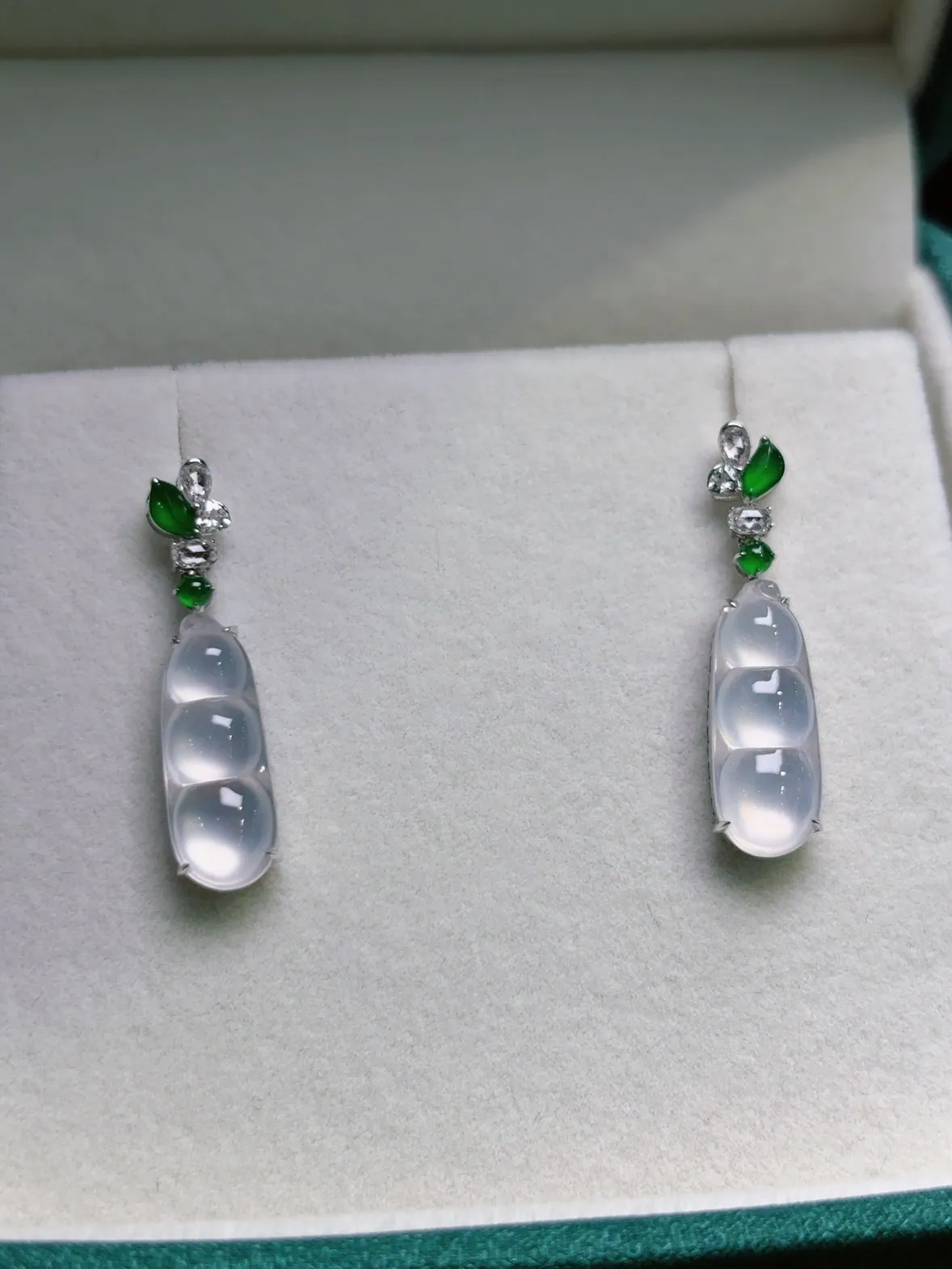 Type A Jadeite Peapod Earrings, High Icy, 18K White Gold (4)