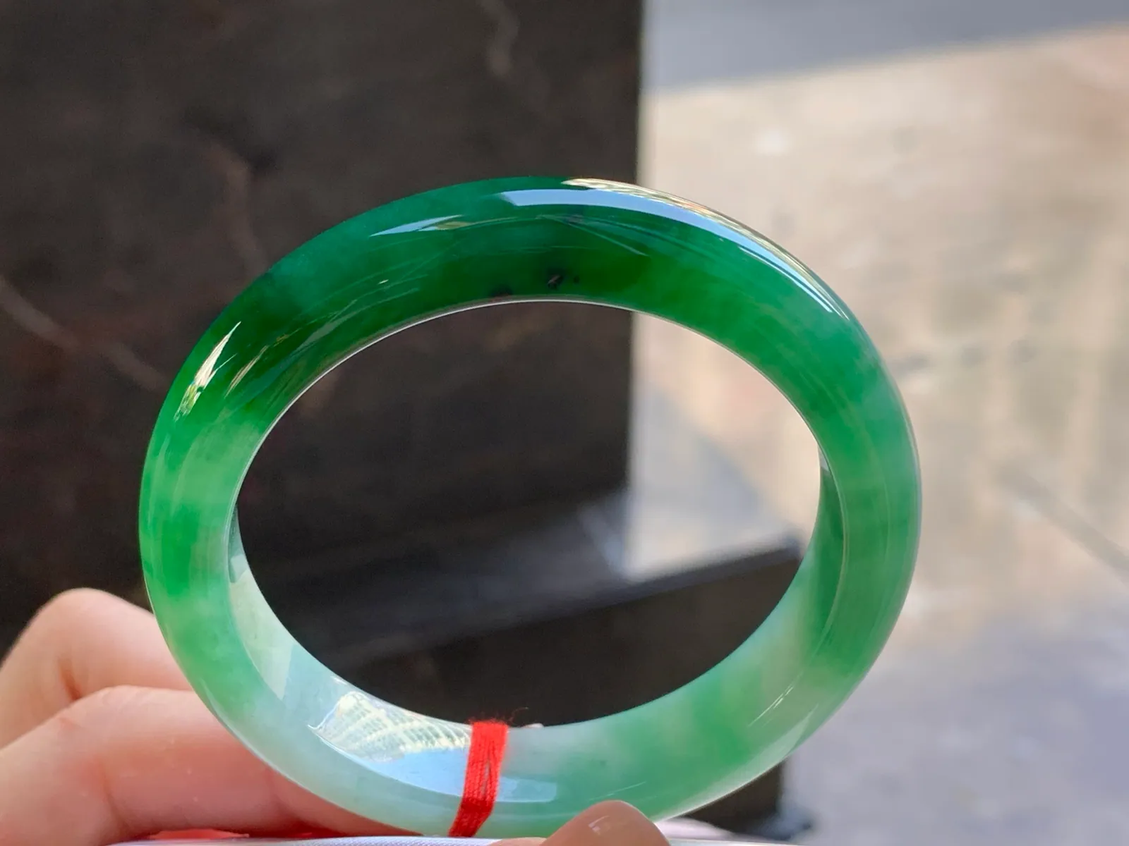 Type A Jadeite Flat Bangle, Vivid Green, 53.2mm
