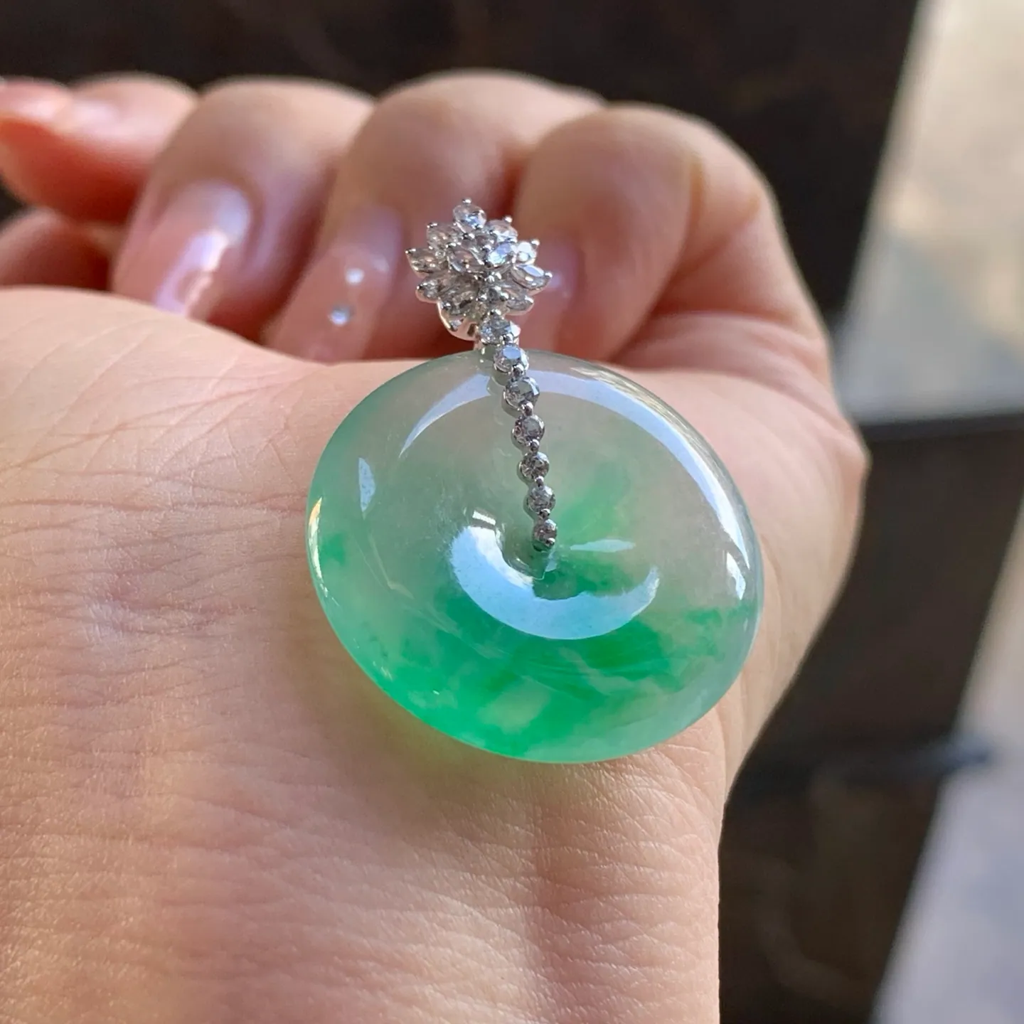 Khấu bình an cẩm thạch type A băng xanh, móc vàng (3)