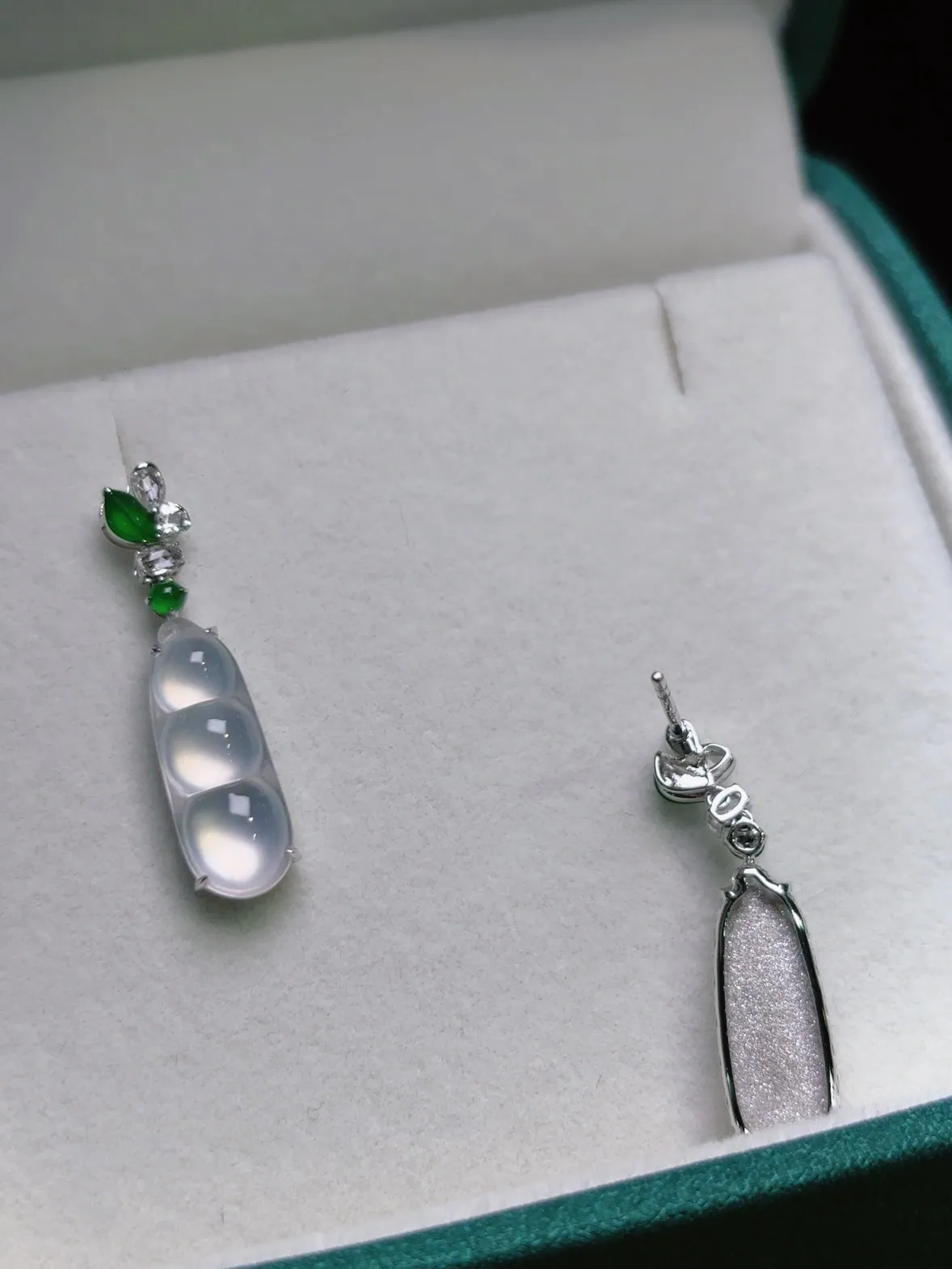Type A Jadeite Peapod Earrings, High Icy, 18K White Gold (5)