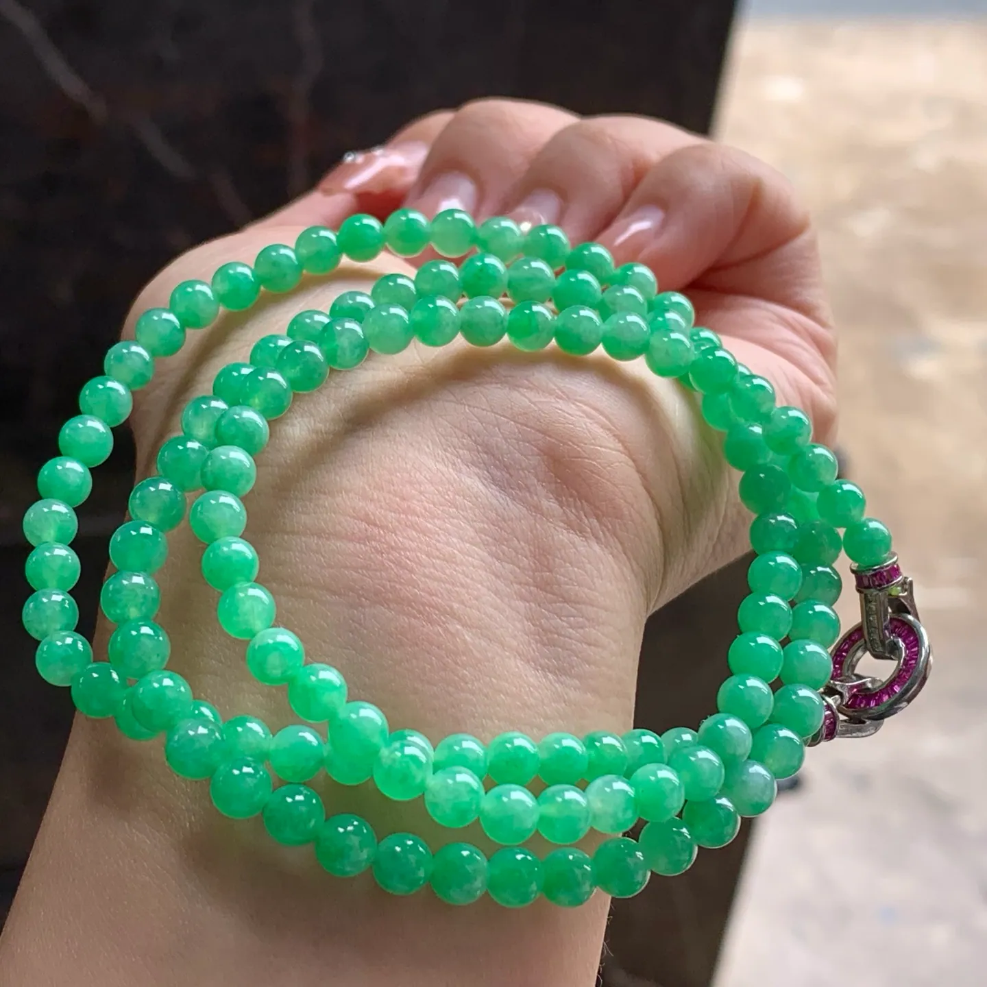 Type A Jadeite Bead Strand, Full Bright Green, 4.7–5mm (3)