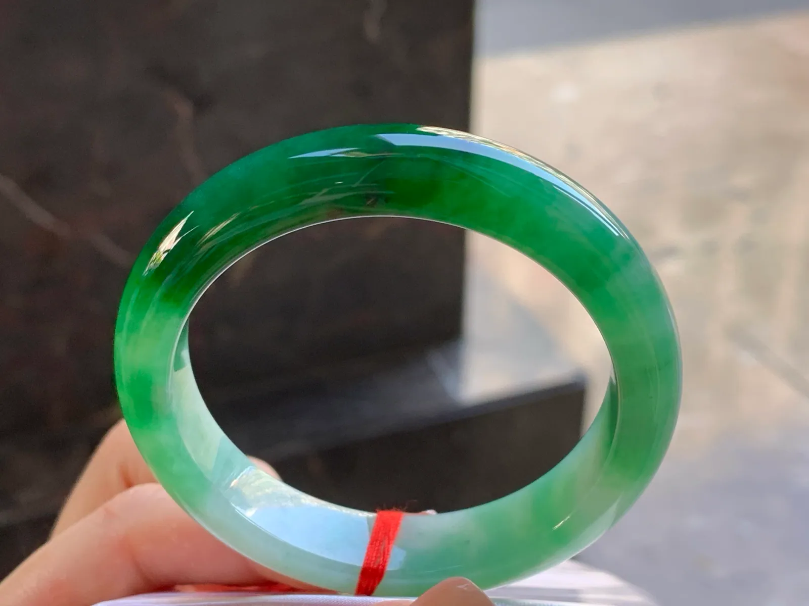 Type A Jadeite Flat Bangle, Vivid Green, 53.2mm (4)