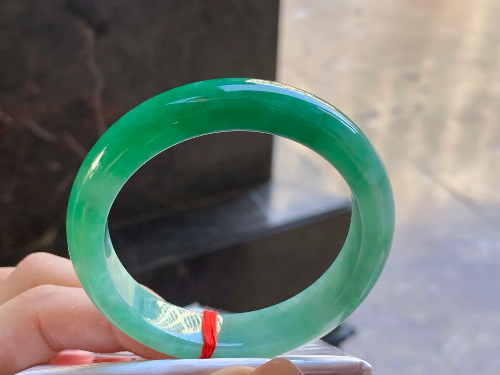 Type A Jadeite Flat Bangle, Bright Green, 52.3mm