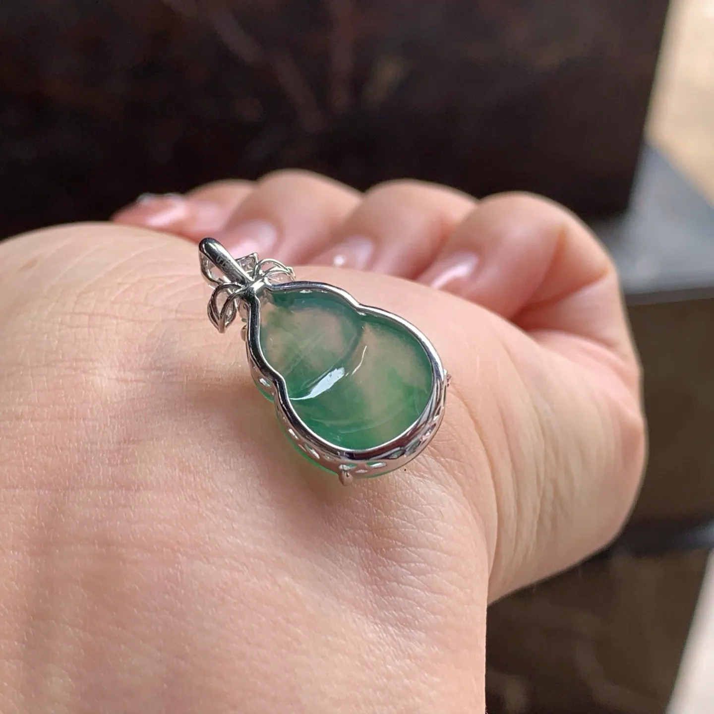 Type A Jadeite Gourd Pendant, Icy Floating Flowers, 18K Gold (6)