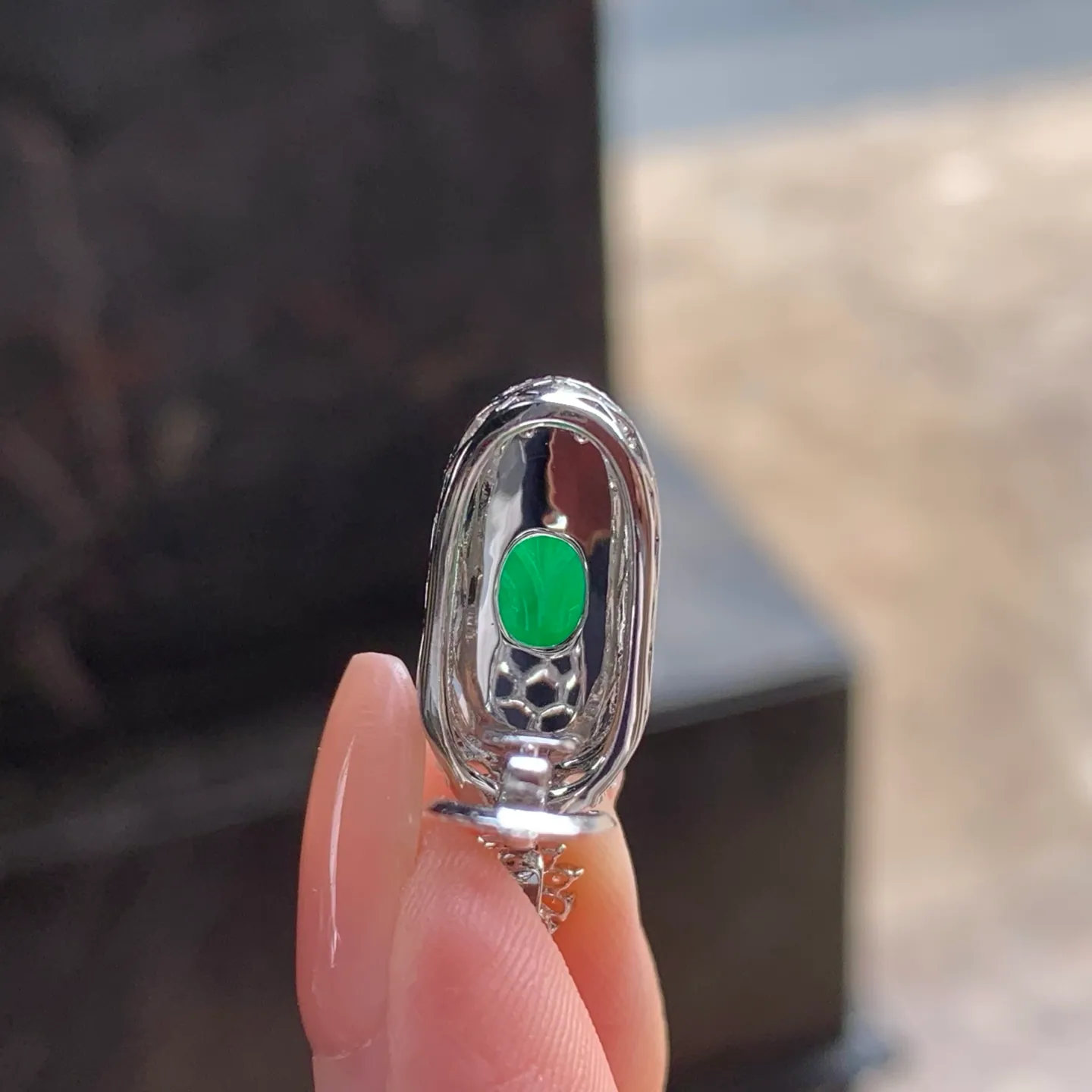 Type A Jadeite Leaf Pendant, Full Bright Green, Gold Set (6)