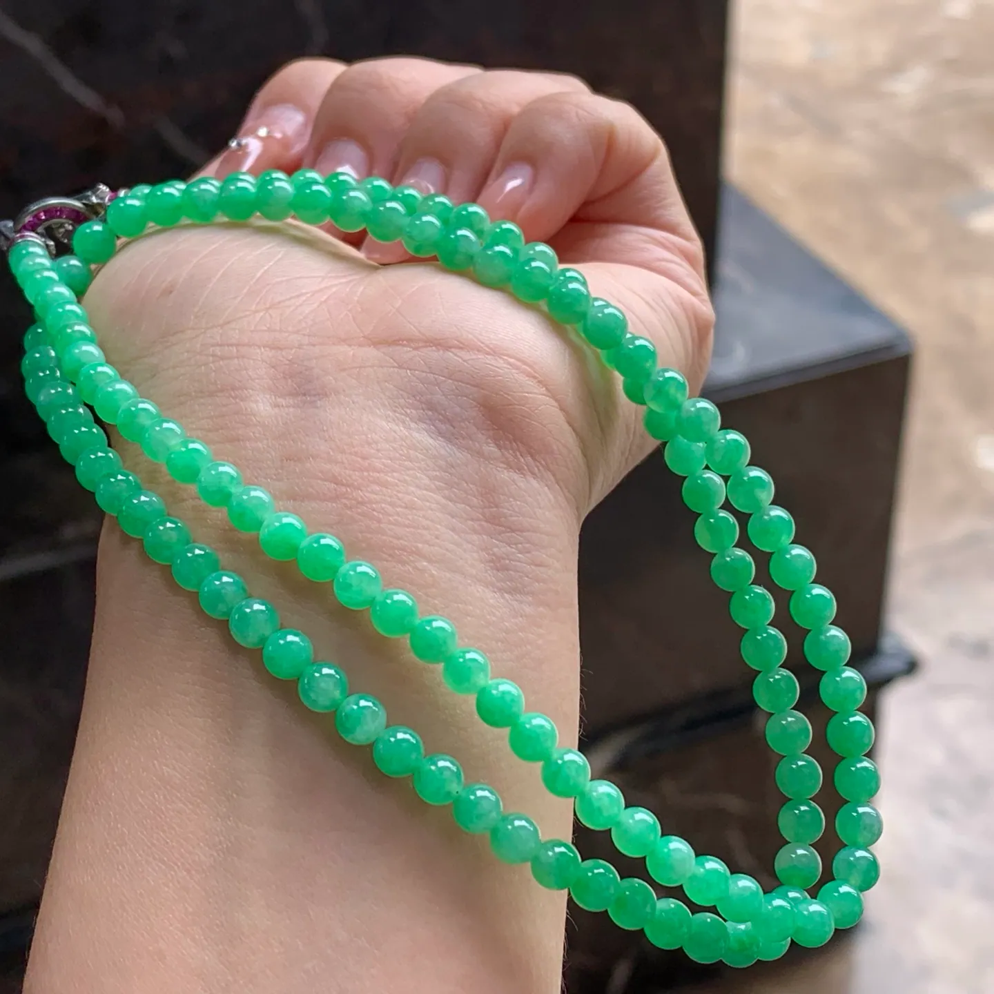 Type A Jadeite Bead Strand, Full Bright Green, 4.7–5mm (5)