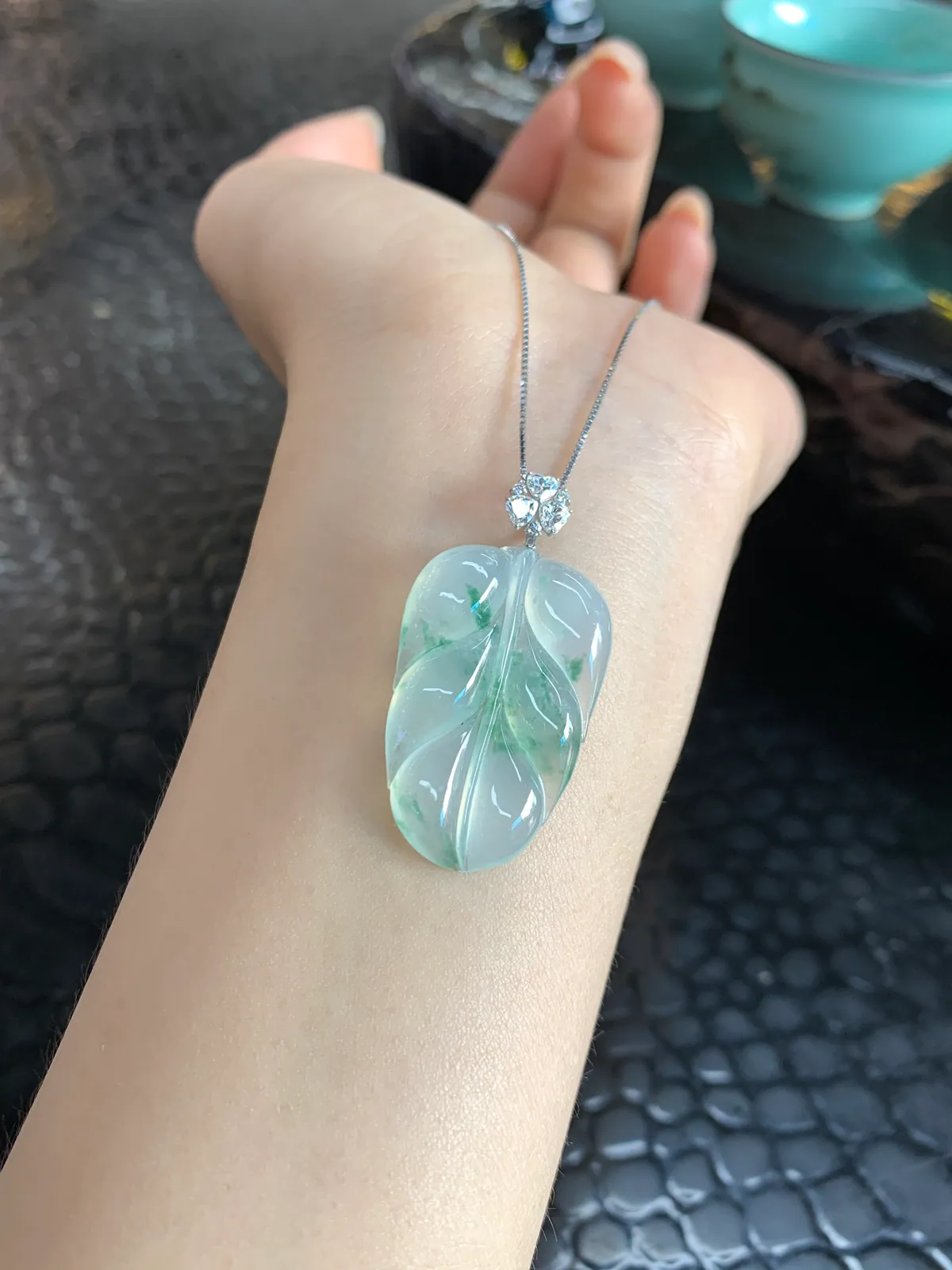 Type A Jadeite Leaf Pendant, Icy Floating Green, 18K Gold