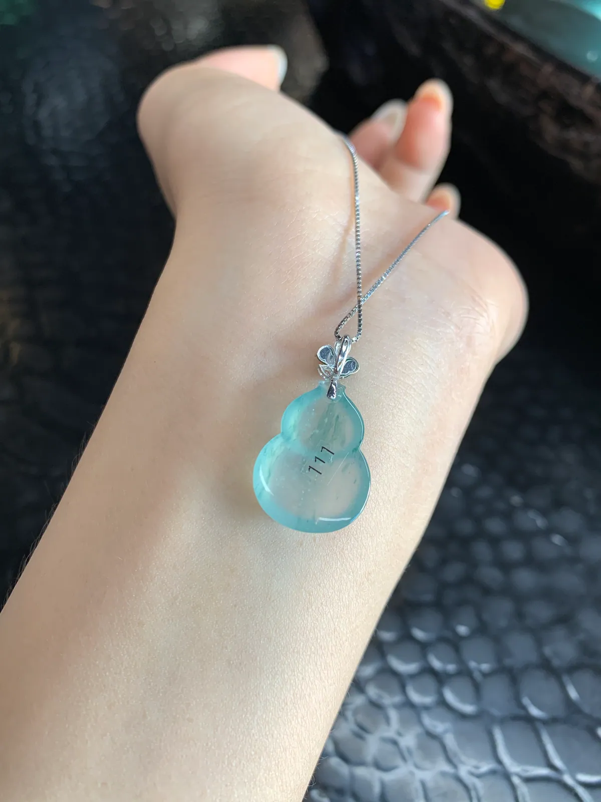 Type A Jadeite Gourd Pendant, Icy Floating Green, 18K Gold (4)