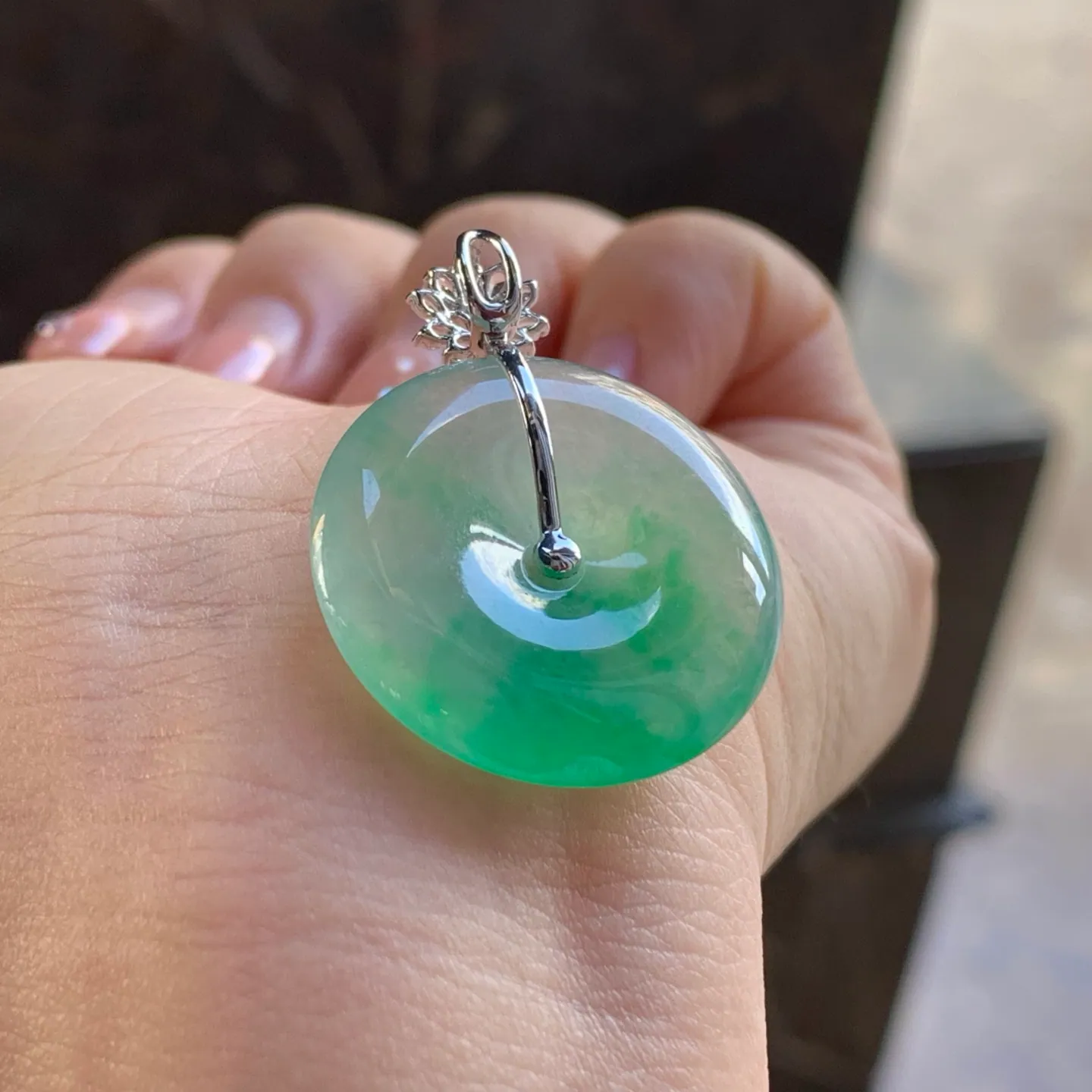 Khấu bình an cẩm thạch type A băng xanh, móc vàng (6)
