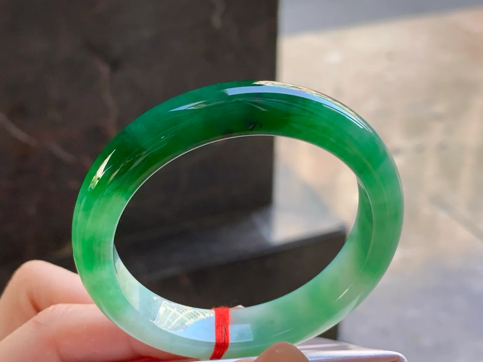 Type A Jadeite Flat Bangle, Vivid Green, 53.2mm (3)