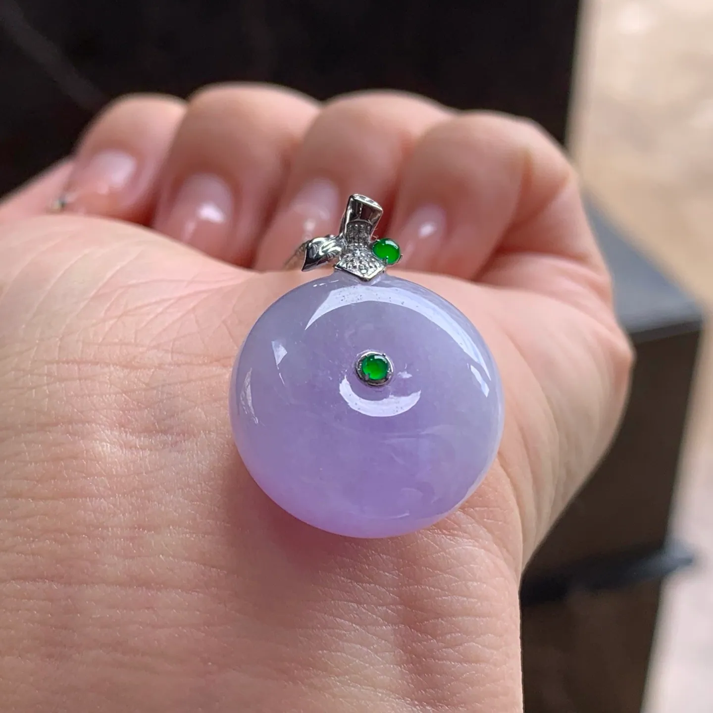 Type A Jadeite Lavender Huaigu Pendant, 18K Gold Bail (4)