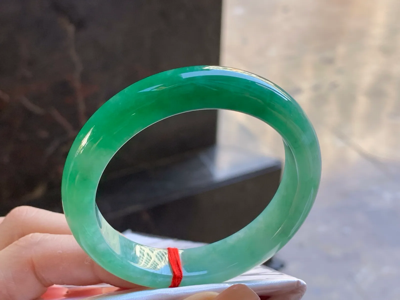 Type A Jadeite Flat Bangle, Bright Green, 52.3mm (3)