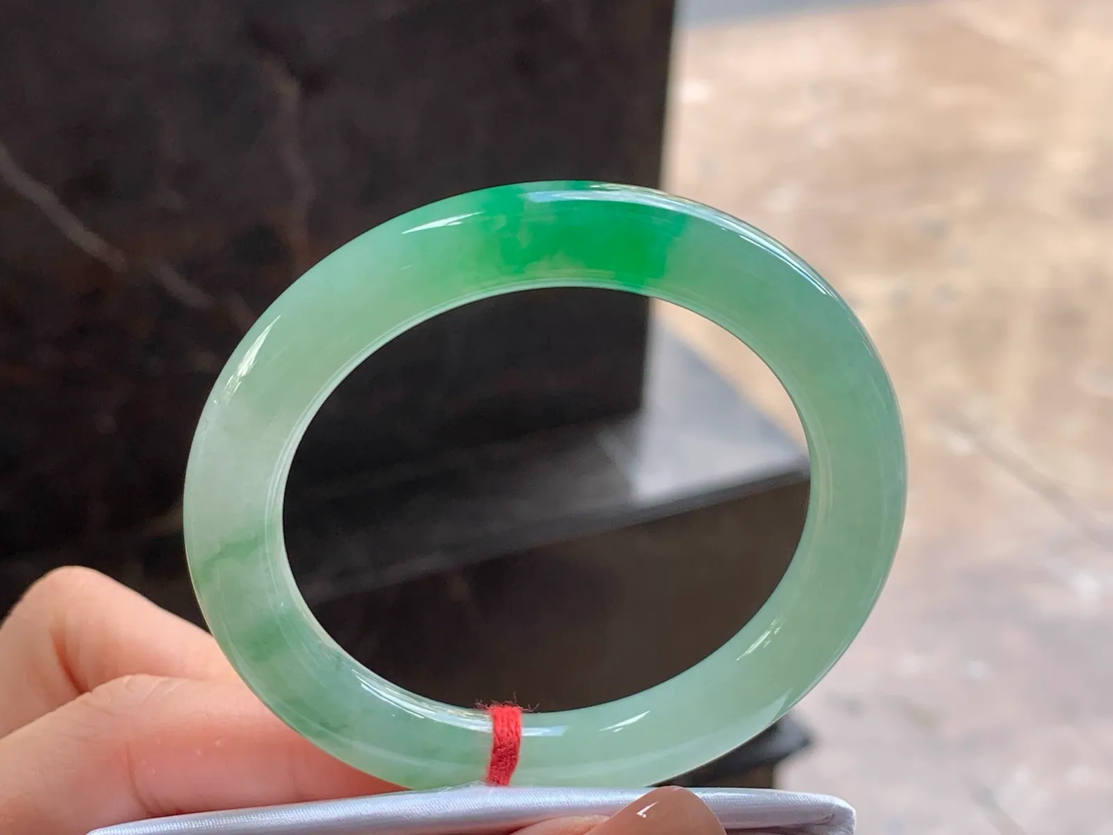 Type A Jadeite Round Bangle, Icy, Bright Green, 51.5mm (3)