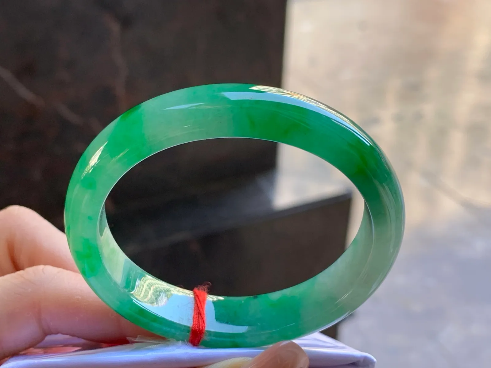 Type A Jadeite Oval Bangle, Vivid Green, 53.2mm