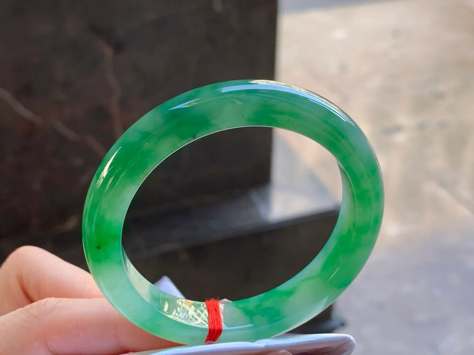 Type A Jadeite Flat Bangle, Glutinous Bright Green, 52mm (3)