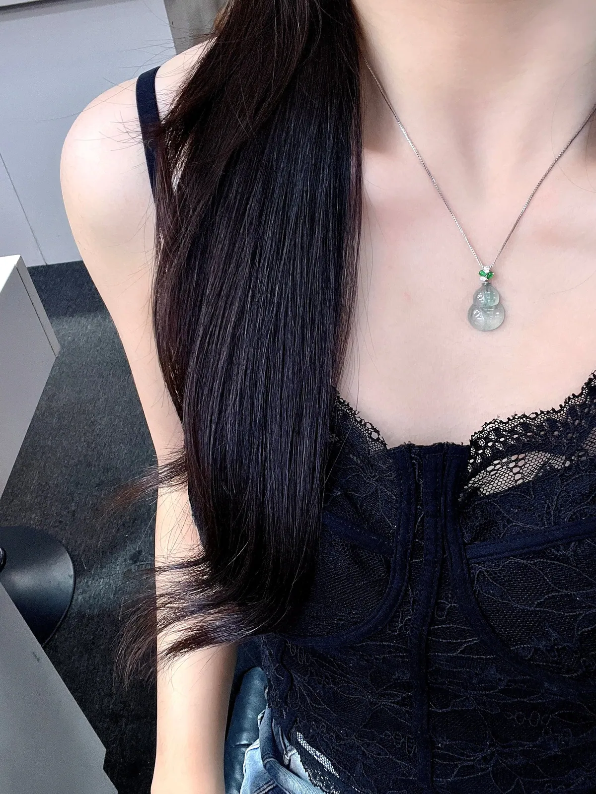 Type A Jadeite Gourd Pendant, Icy Floating Green, 18K Gold (5)