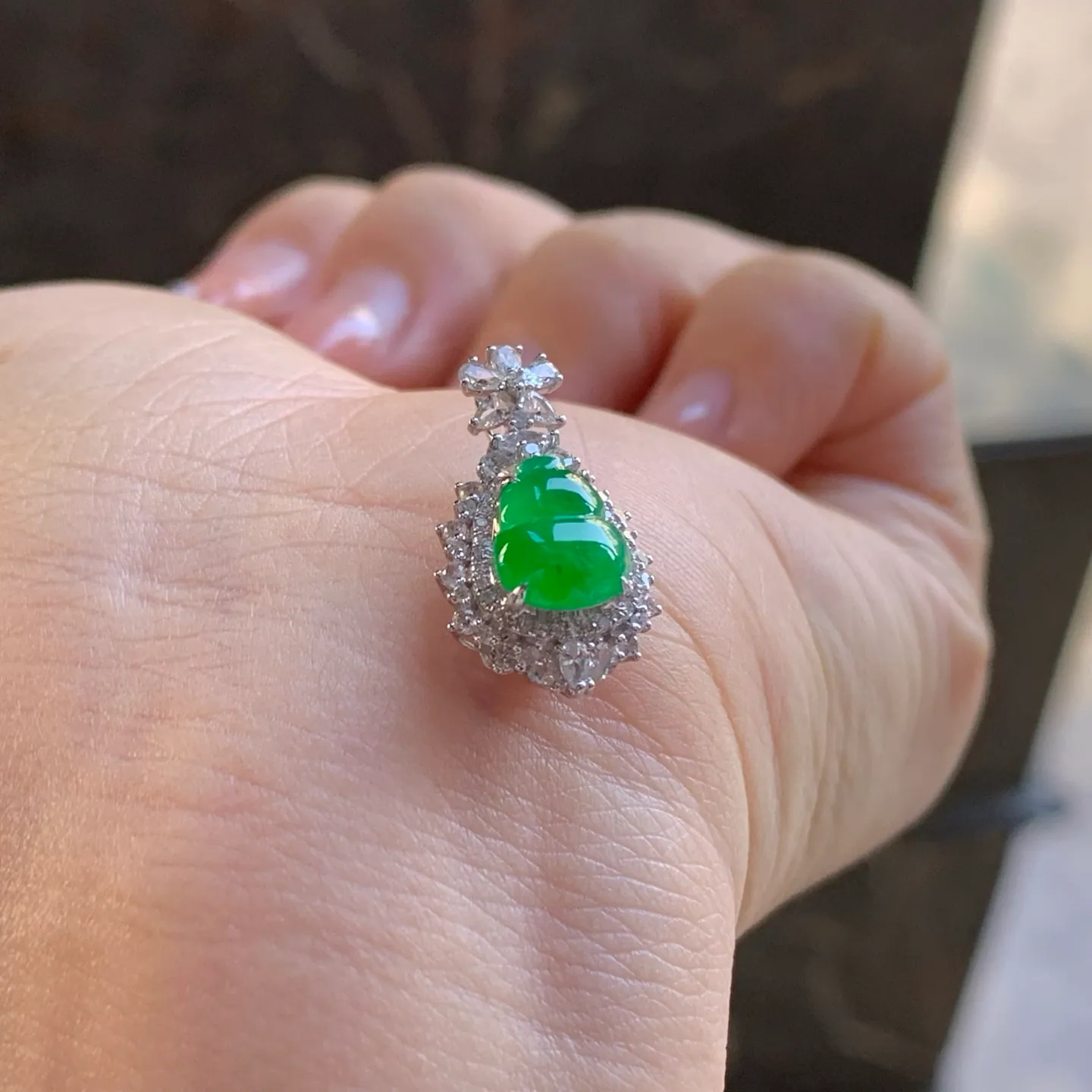 จี้น้ำเต้าหยกพม่า Type A เขียวสด ทอง 18K 8.3มม (5)