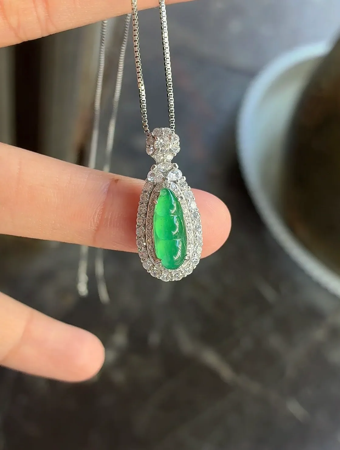 Type A Jadeite Peapod Pendant, Vivid Green, 925 Silver