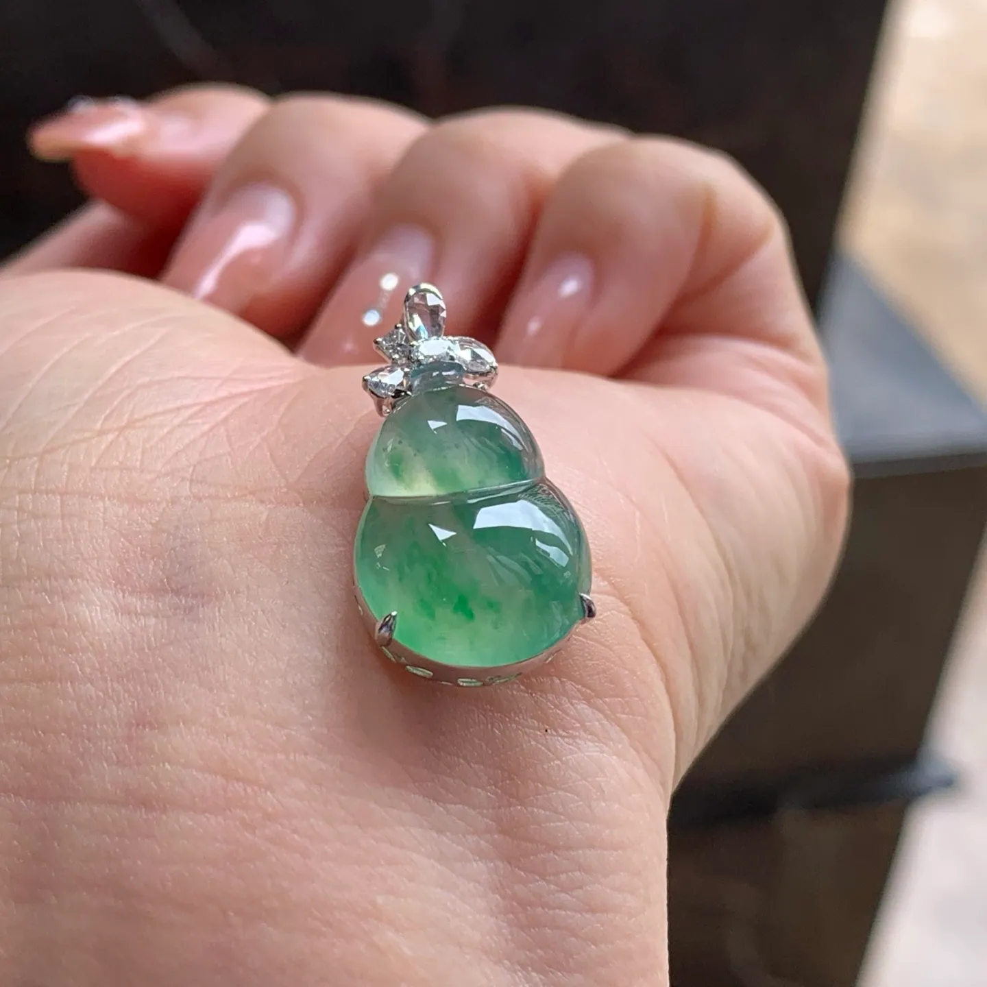 Type A Jadeite Gourd Pendant, Icy Floating Flowers, 18K Gold (4)
